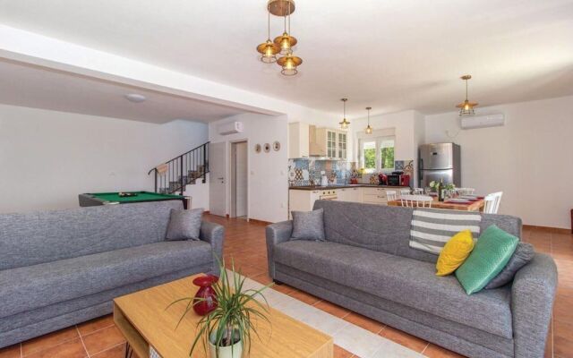 Holiday Home-big Swimming Pool-amazing Views