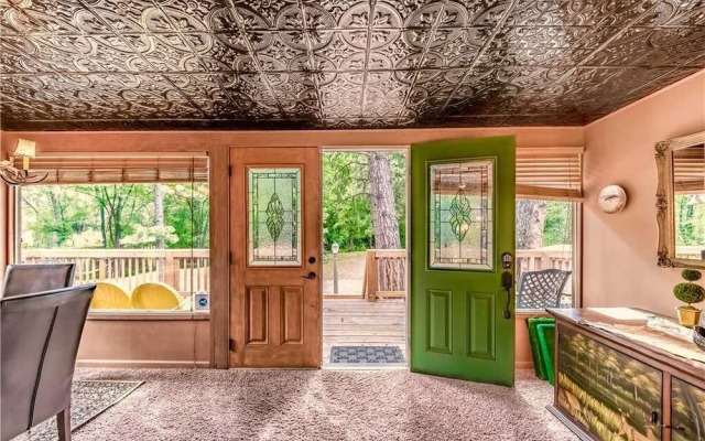 Paradise On The River Three Bedroom Cabin