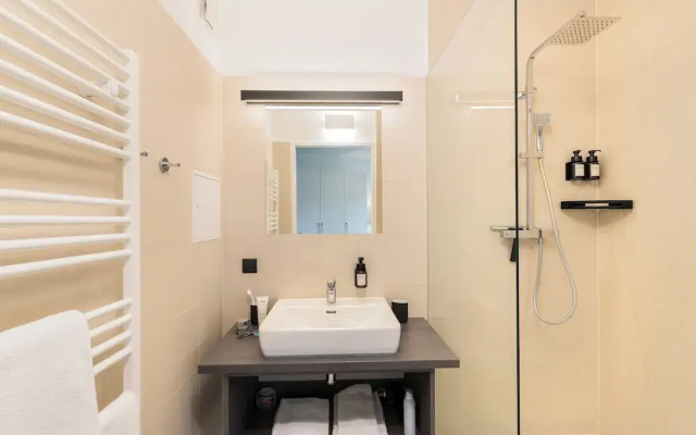 URBAN ISLAND - Riverside Apartments