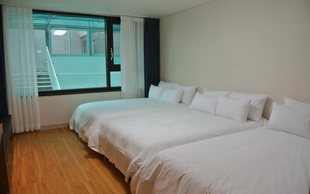 Jeju Noblesse Tourist Hotel