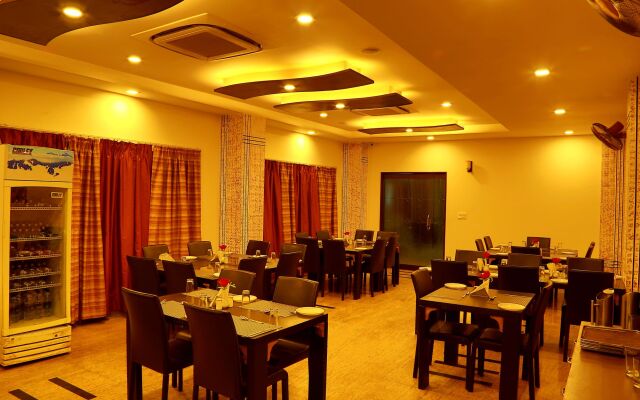 Hotel Royal Palm - A Budget Hotel in Udaipur