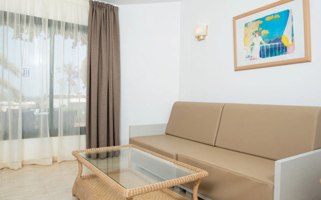 HL Club Playa Blanca Hotel