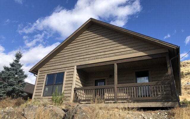 The Roosevelt Hotel - Yellowstone