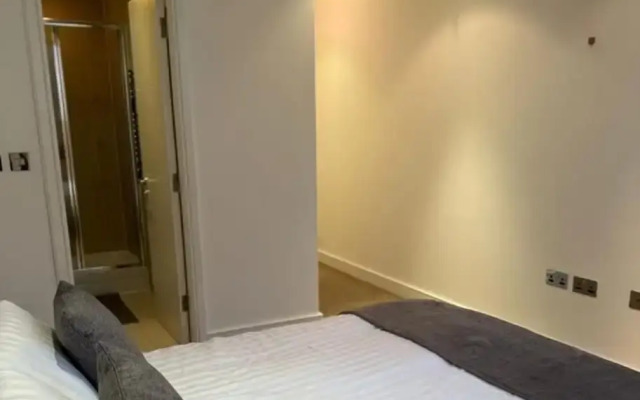 Leeds Apt - Hottub - Sleeps 6 - Special Occasions