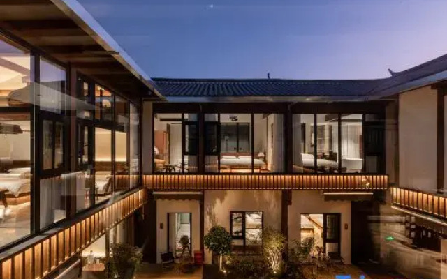 Yulong Qiyunli Designer Homestay