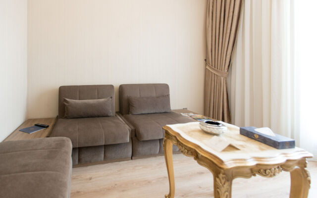 The Grand Mira Hotel