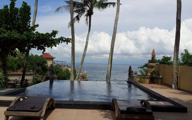 Secret Point Huts