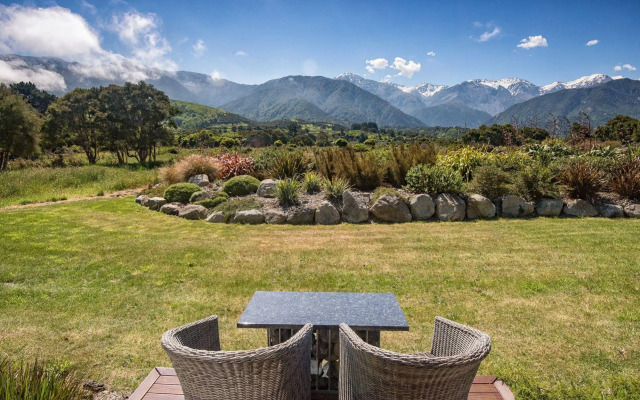 Manakau Lodge