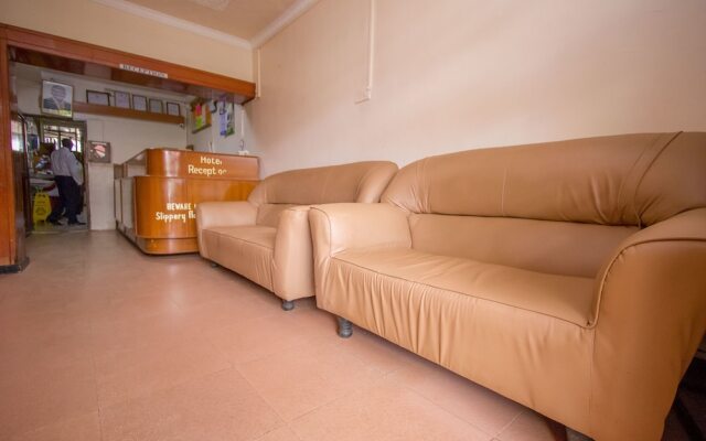 Sunshine Hotel Tengecha