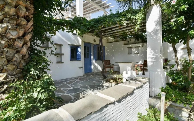 Golden Beach Studios & Suites