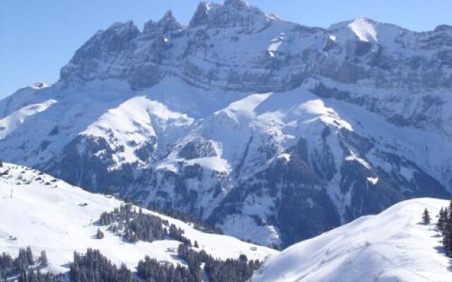 Studio Dents-du-Midi 28