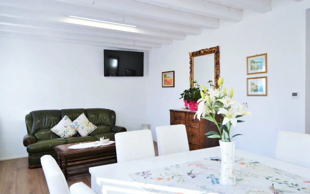 Stellar Apartment in Miane With Shared Swimming Pool