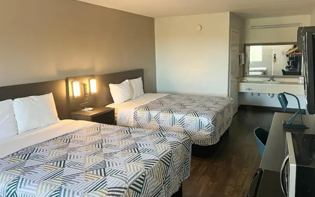 Motel 6 Ozark, AR