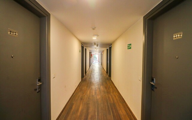 F9 Kirti Nagar by Fabhotel