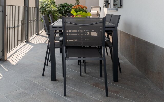 Luxury 1 in Como With 2 Bedrooms and 2 Bathrooms