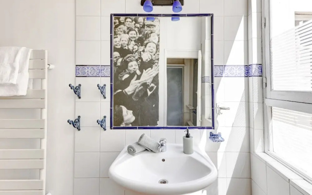 Charming 1BR Near Latin Quarter