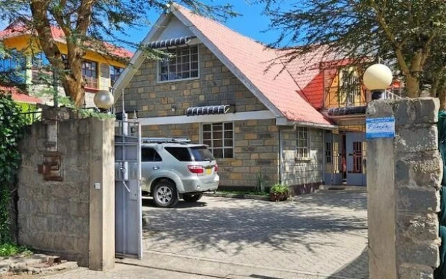 Lux Suites Weavers Haven Guest House