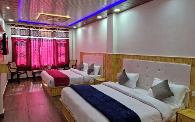 Goroomgo Grand Kailash View Homestay Himachal Pradesh