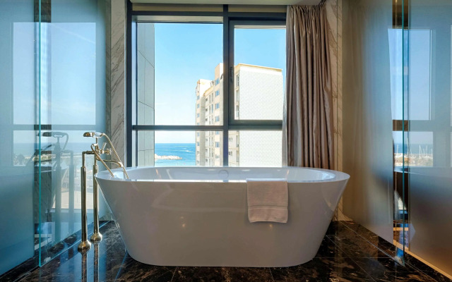 Sofitel Barcelona Skipper