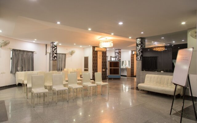 OYO Premium Nagpur C A Road