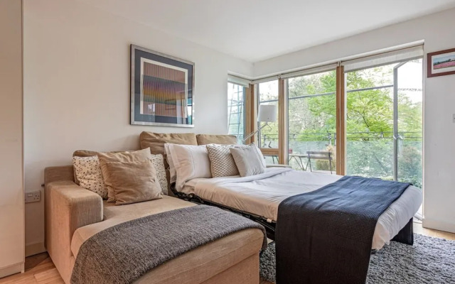 Bright 1 Bedroom Apartment Near London Bridge With Balcony