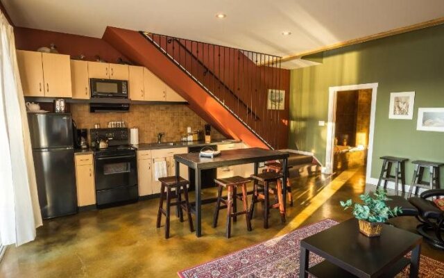 Crooked Tree Guest Suites