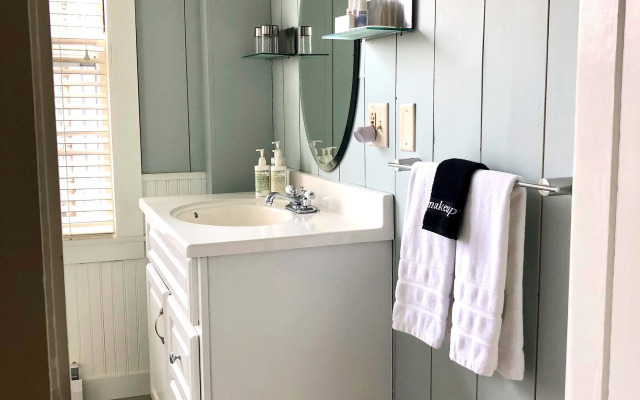 The Inn at English Meadows