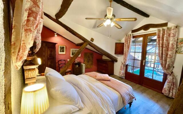 Le Colombier De Cyrano Et Roxane