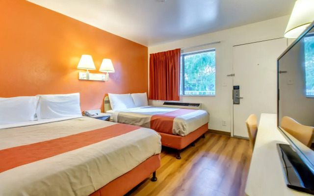 Motel 6 Venice, FL