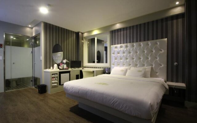 U & Songdo Hotel