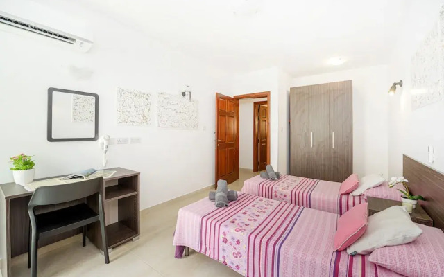 Summer Breeze Maisonette with Terrace by Getaways Malta
