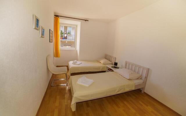 Villa Alithia Silver