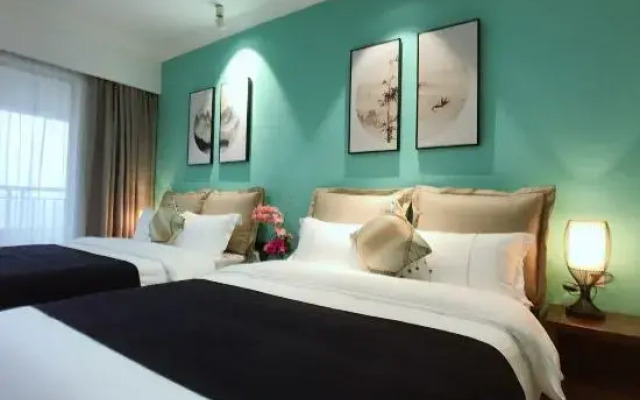 Qingshu Holiday Villa Hotel (Yangjiang Poly Yintan Store)