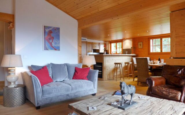Le Faucon 8
