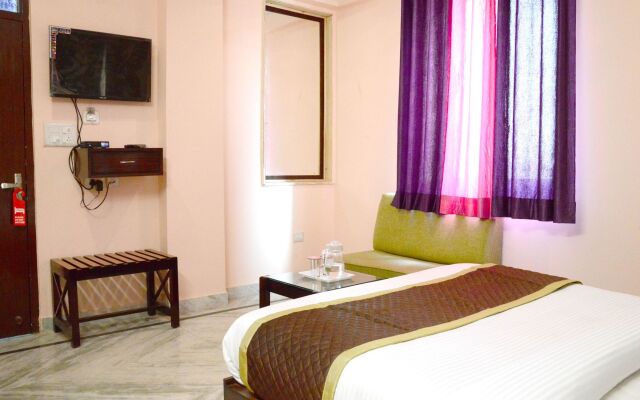 OYO 12849 Hotel Grand Akshay