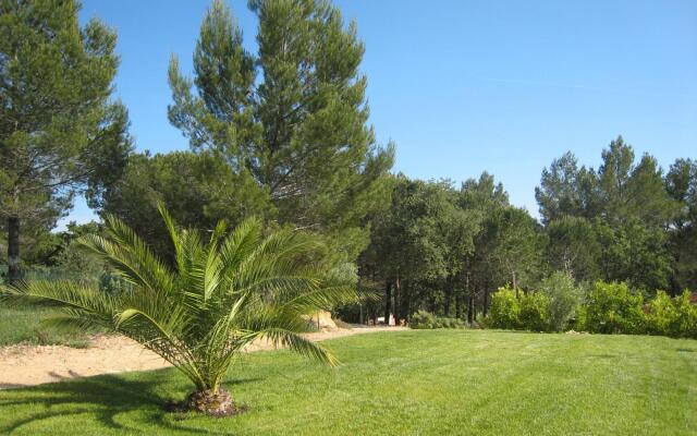 Gorgeous Villa in Bagnols-en-Foret with Swimming Pool