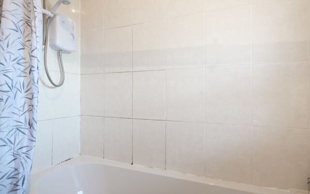 Novelty Suites - Powis Circle