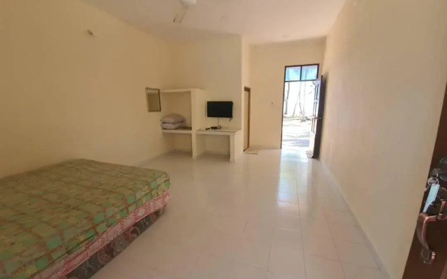 Sri Pantai Resort by OYO Rooms