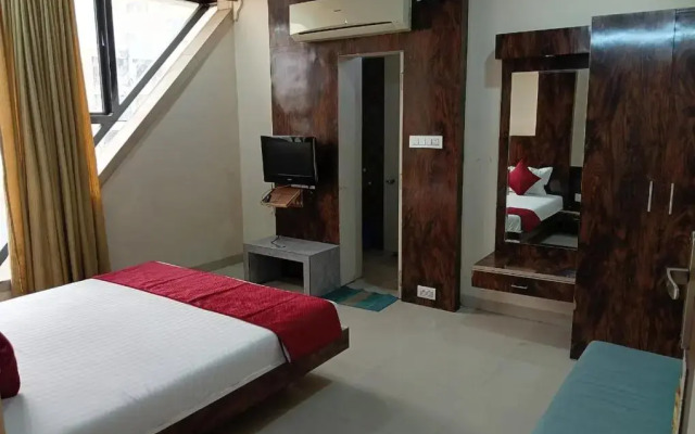Tirupati Palace Hotel