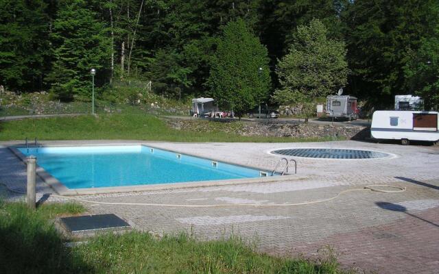 Turisticno Naselje Pivka Jama