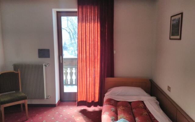 Hotel & Camping Gisser