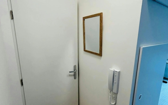 We Live In R - Suite 101