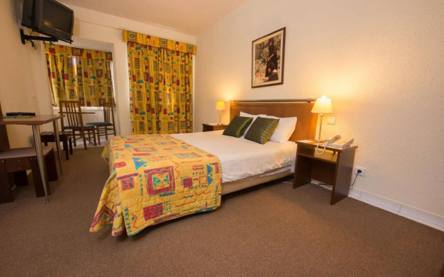 Holiday Inn Express and Suites Lisbon Principe Real by IHG