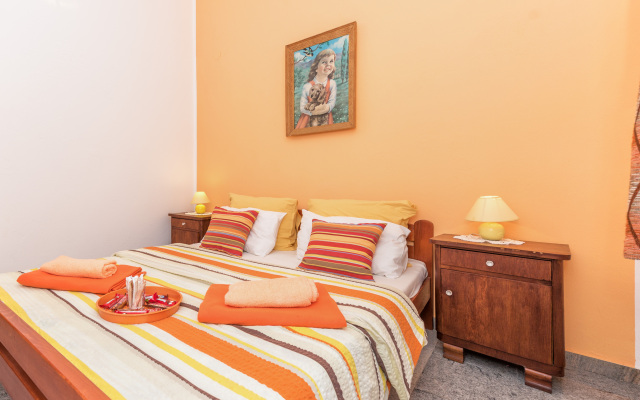 Orange Apartment Sea View