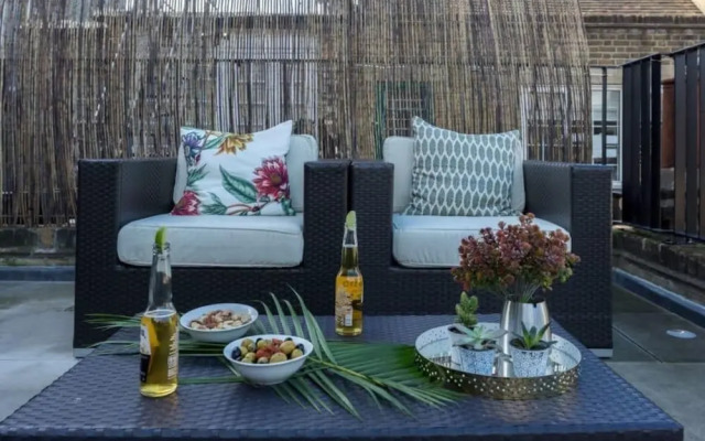 Amazing Roof Terrace Apartment 1-bedroom in London