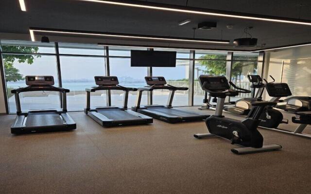 Bliss 1BR Haven with Stunning Sea Views