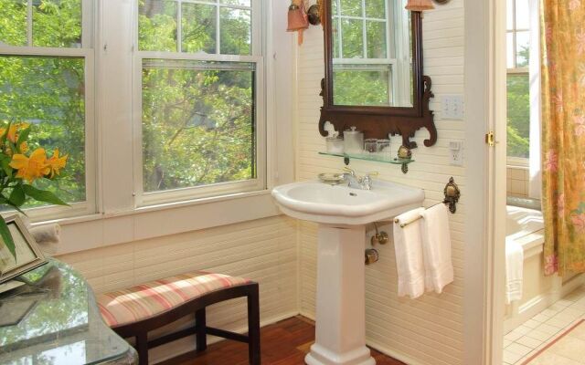 Hill House Bed and Breakfast