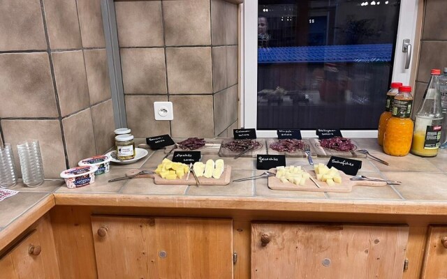 Chrona Bed & Breakfast