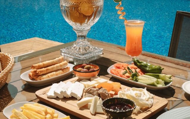 Lemon Garden Hotel Turkbuku