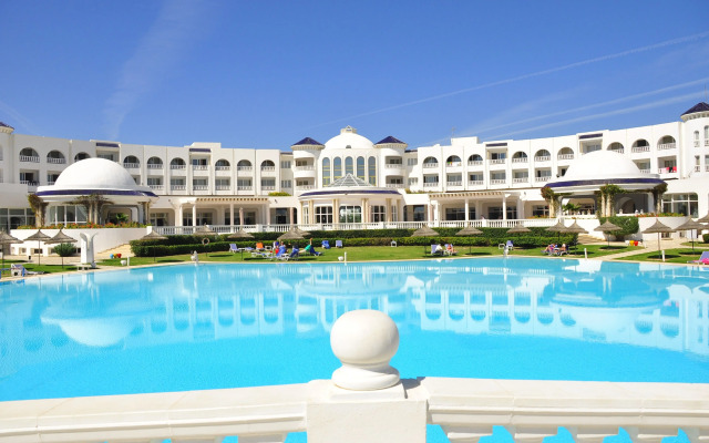 Royal Tulip Taj Sultan